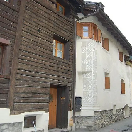 Chasa Staedler - Mit 113m2 Fuer Max. 5 Personen Zernez