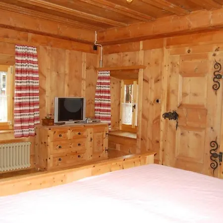 Chasa Staedler - Mit 113m2 Fuer Max. 5 Personen Zernez